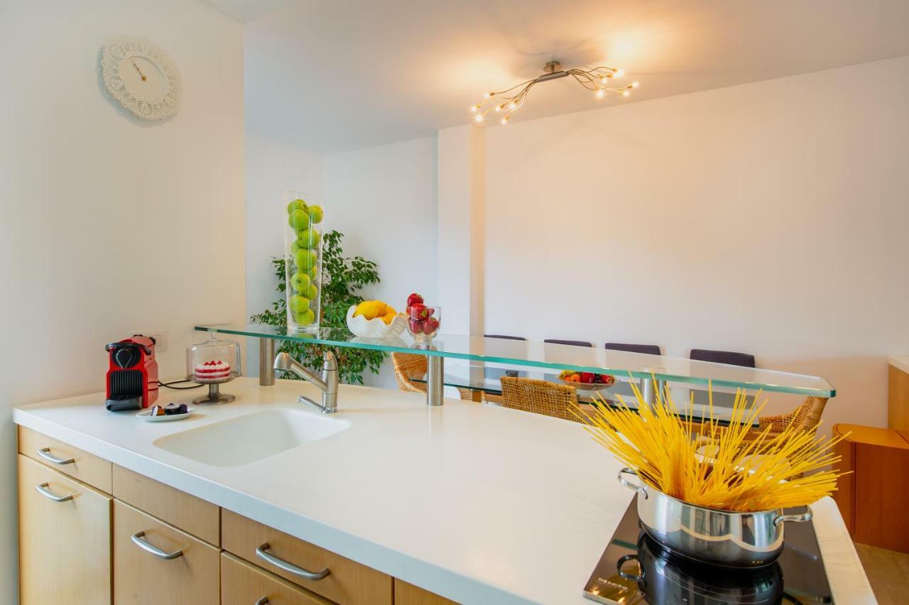 Victoria Apartment Комо Екстер'єр фото
